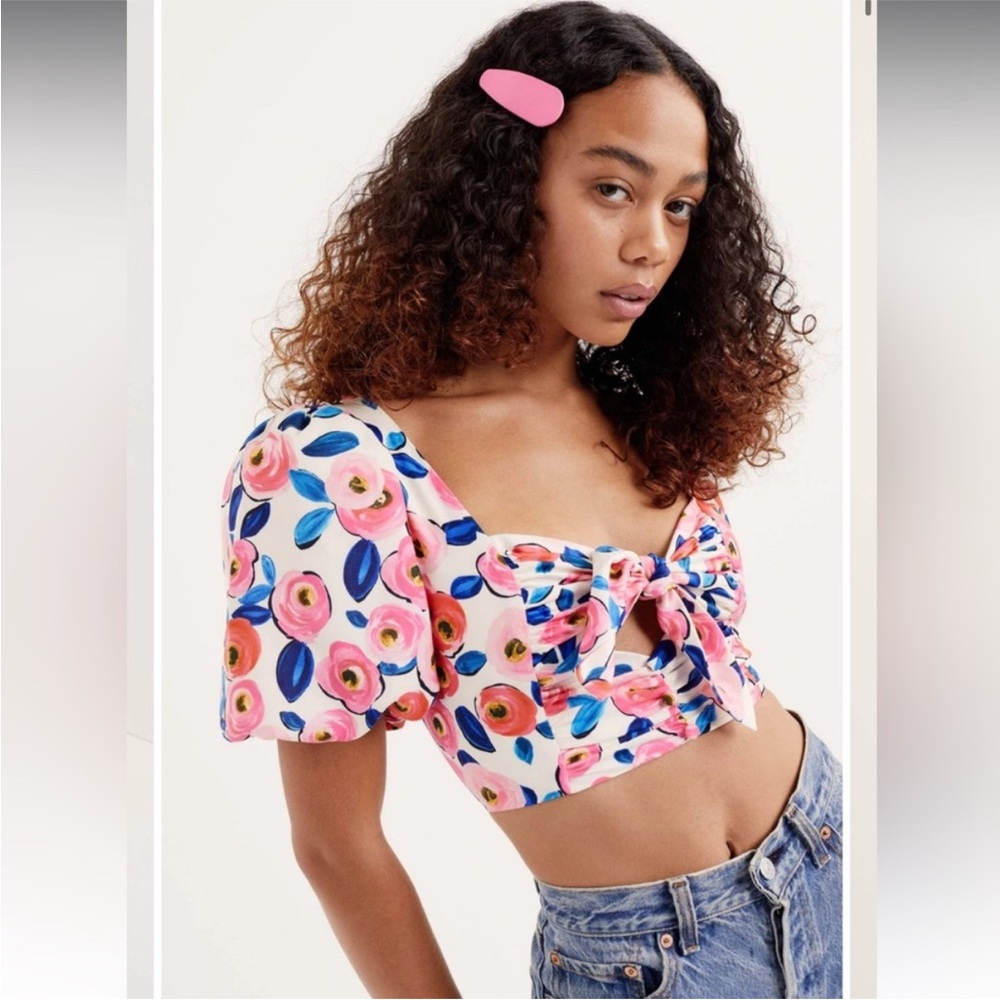 For Love & Lemonsā Gianna Crop Top